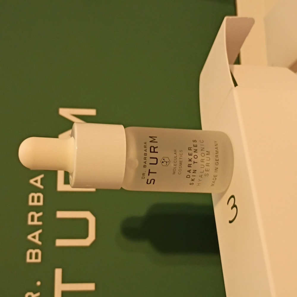 Dr. Barbara Sturm Darker Skin Tones Hyaluronic Serum 10ml - Picture 3 of 16